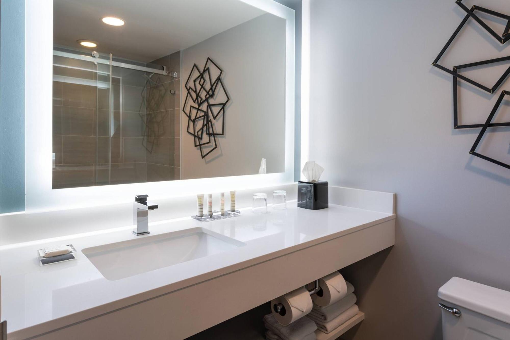 Marriott Greensboro Downtown Екстериор снимка