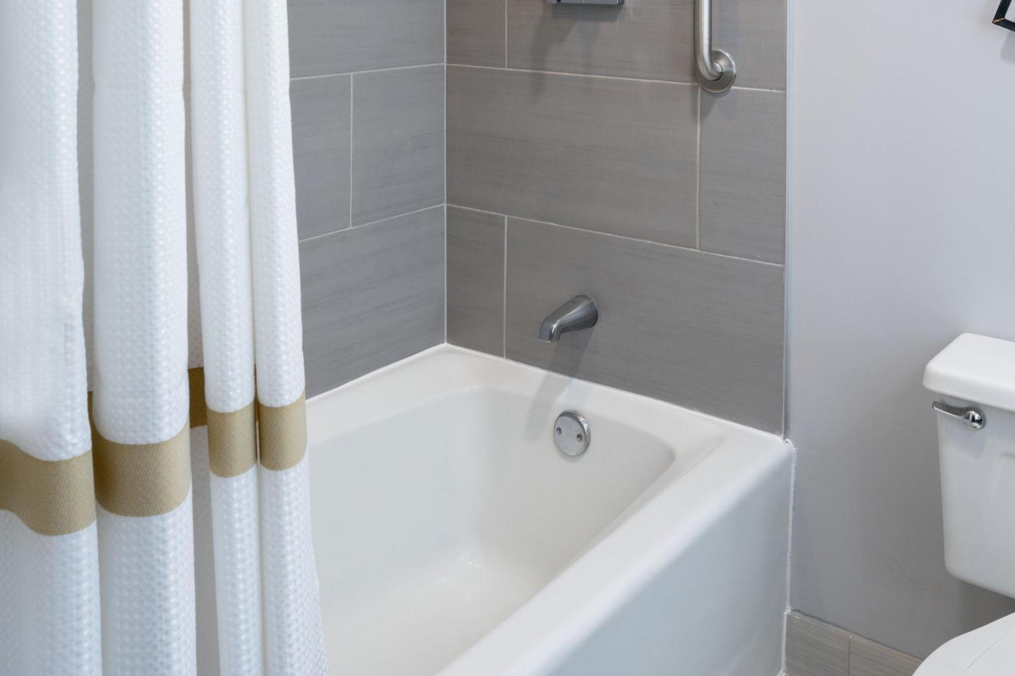Marriott Greensboro Downtown Екстериор снимка