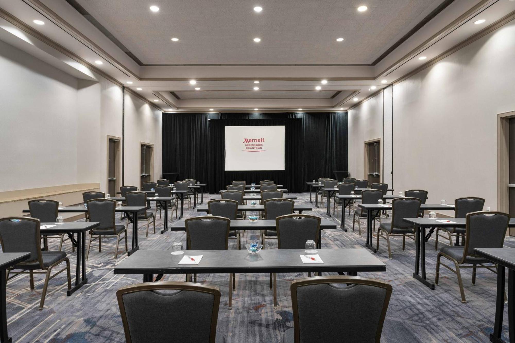 Marriott Greensboro Downtown Екстериор снимка