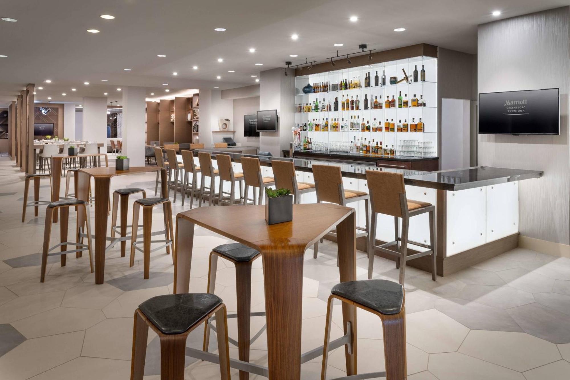 Marriott Greensboro Downtown Екстериор снимка