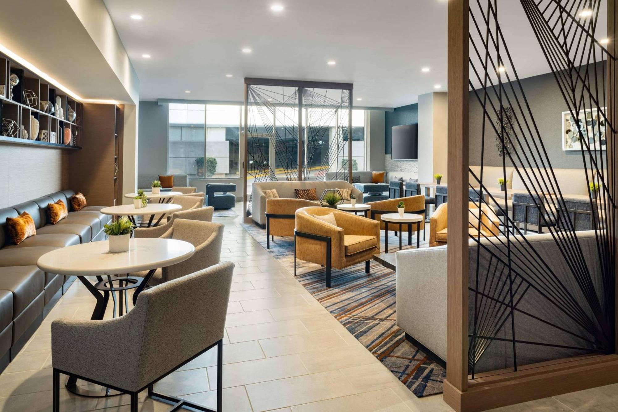 Marriott Greensboro Downtown Екстериор снимка