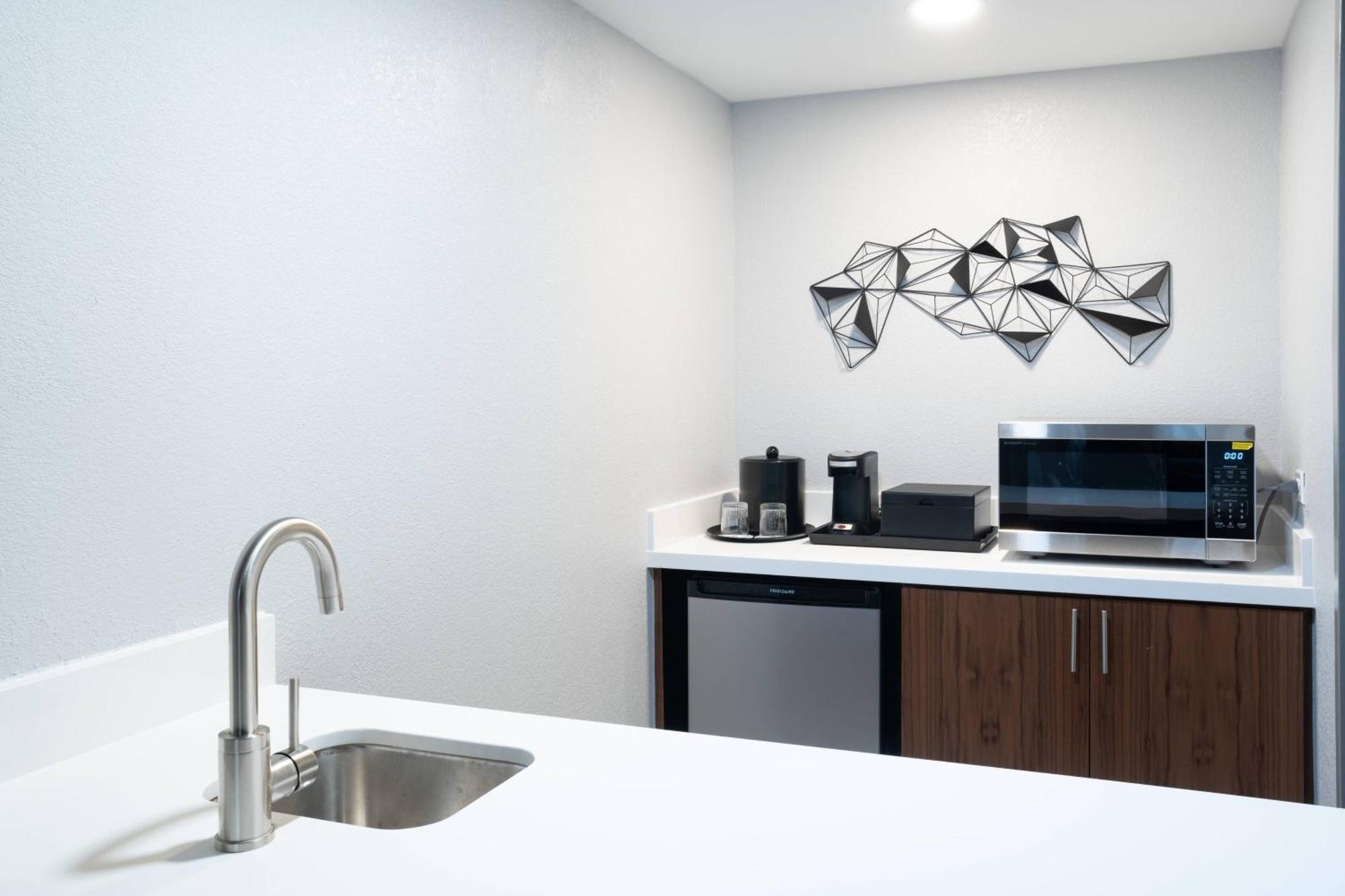 Marriott Greensboro Downtown Екстериор снимка