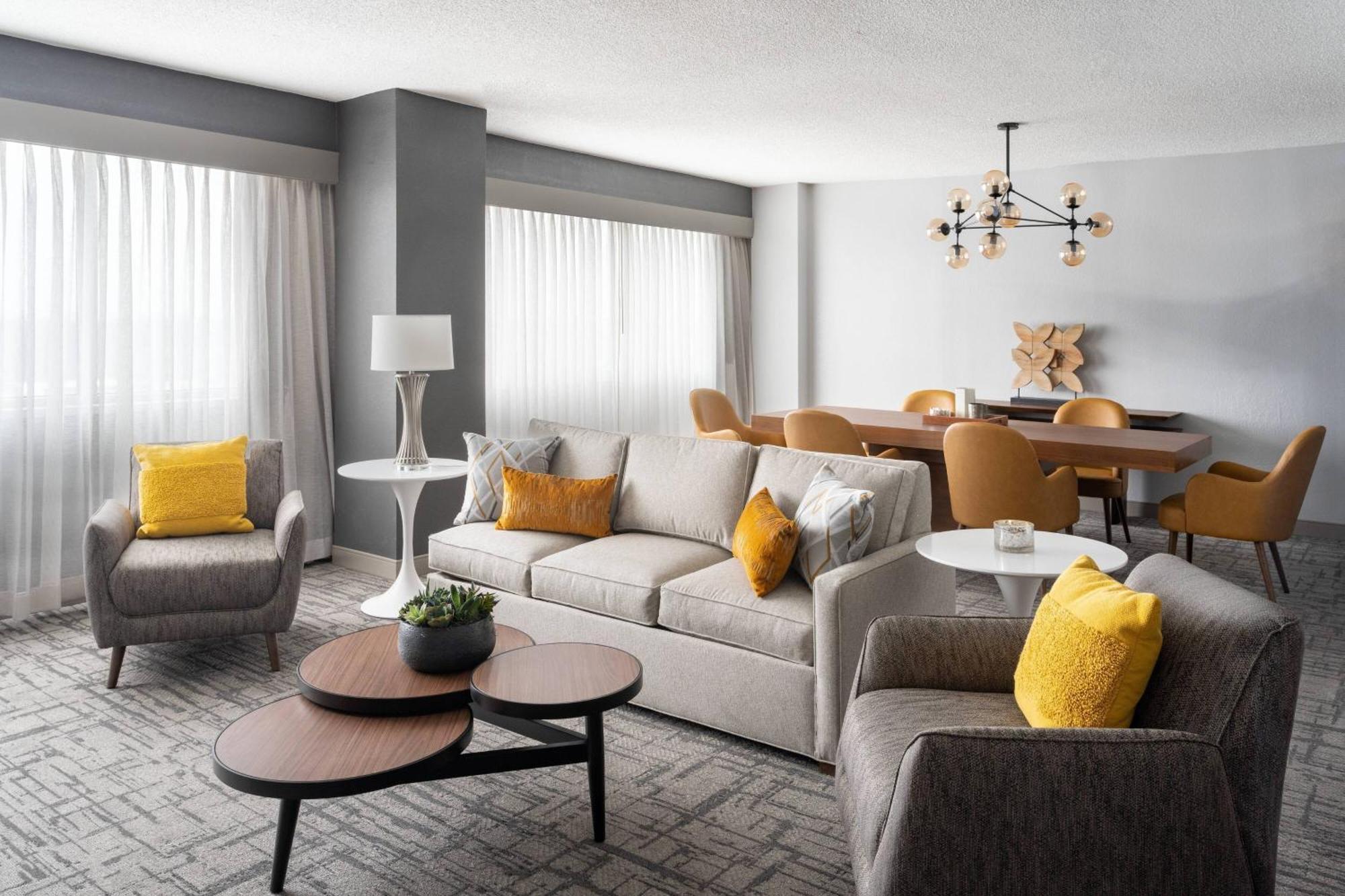 Marriott Greensboro Downtown Екстериор снимка