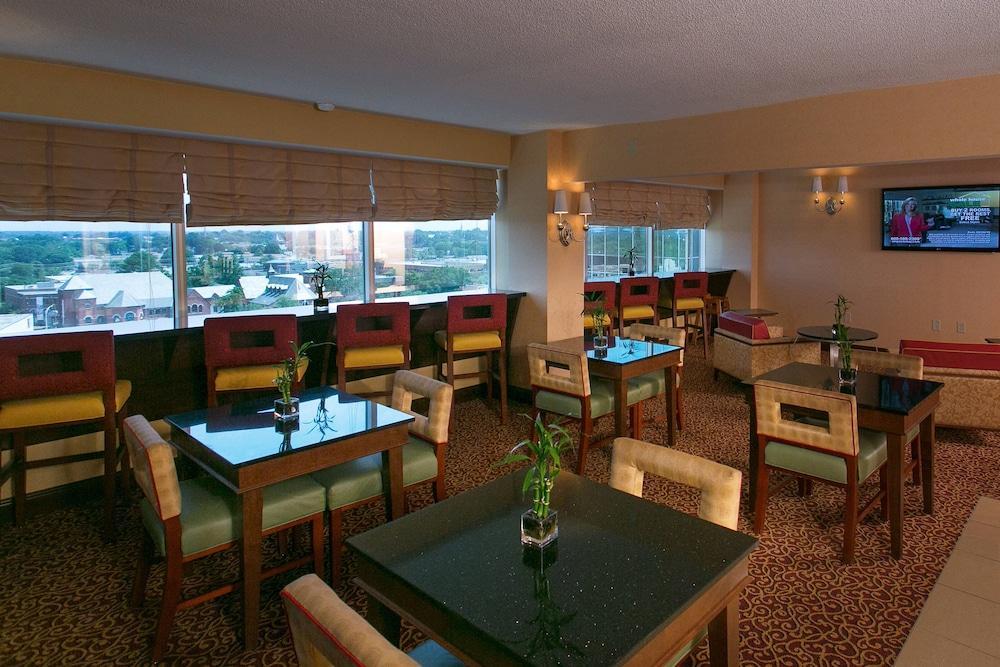 Marriott Greensboro Downtown Екстериор снимка